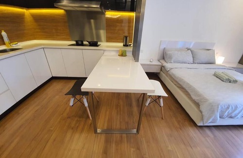 Seri Kembangan Apartment | Symphony Tower -Simfo 18- Free Wifi, Parking, TV
