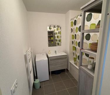 Juvignac Apartment | T2 Air conditioning Terrace & Parking near Montpellier