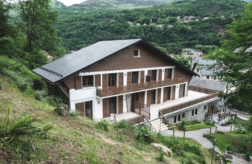 Ax-les-Thermes Apartment | T3 bis 6/8 P- 4 * 300 m SKI private parking sauna balcony gym wifi