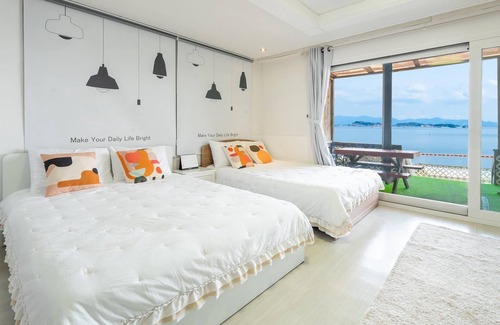 Nam House | Taean Tteulapbada Pension