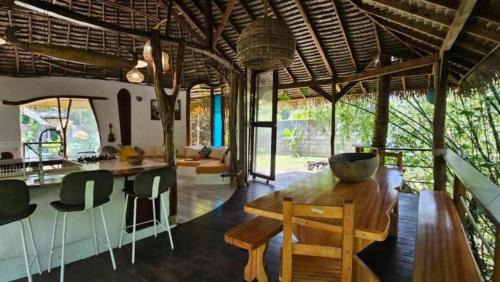 Taiarapu-Ouest House | TAHITI ITI - Saltwater Family Huts