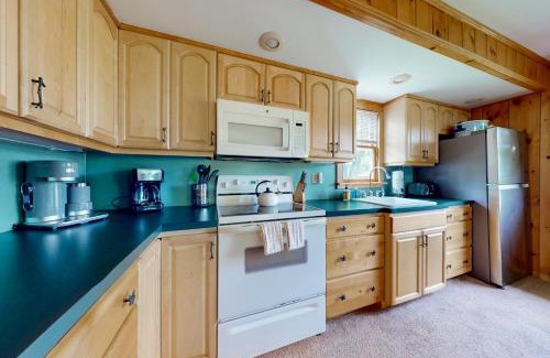 Lake George House | Takundewide Cabin
