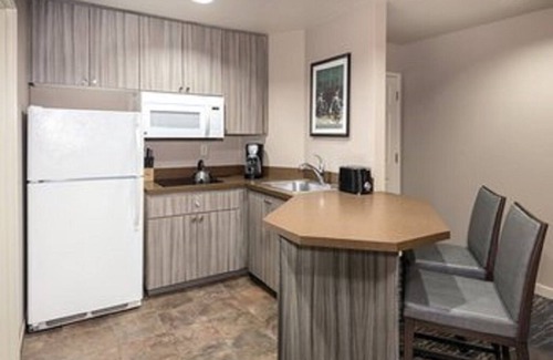Redmond Resort | Tall mountains, deep rivers, beautiful vistas!