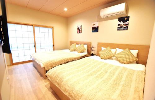 Higashinari House | Tamatsukan 玉津館, Detached Hse, JR Tsuruhashi 7min, Kansai Airport 關西空港 57 mins, Namba 6 mins, Nihonbashi 4 mins, Universal Studio 37 mins, Nara 30 mins, Early Check In