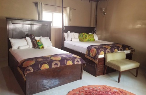 Lungi Hotel | Tariq's Resort and Restaurant