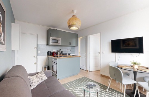 Montreuil Apartment | TBS 164 - Cosy and modern cocoon