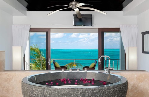 Providenciales House | TC Villas -Ocean Edge -Walk to Live Reef, Restaurants, and More