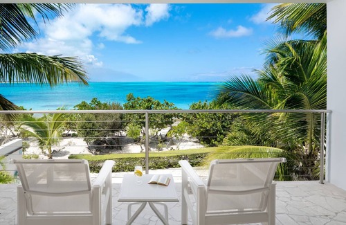 Providenciales House | TC Villas -Ocean Edge -Walk to Live Reef, Restaurants, and More