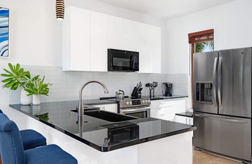 Providenciales House | TC Villas -Sea Edge Villa -Luxurious & Romantic Getaway