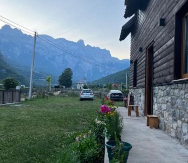 Theth House | Te Sofra