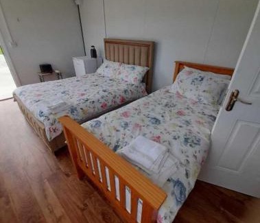 Ross Port Apartment | Teach Greannaí Cabin