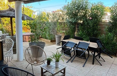 Lemasson Apartment | Terrace apartment with pool