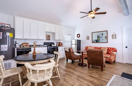 Valley Mills House | Texas Trio #1 - Waco, Magnolia, Baylor