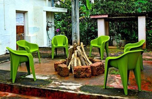 Mudigere House | Thavihakklu Homestay 4BH, Kitchen, Coffee Estate