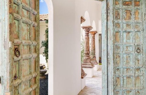 Barton Creek House | The Arrive Clifftop Estate Home