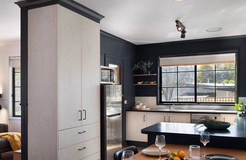 Hepburn House | The Bach- 3 Bedrooms, dog freindly with loverly bush views