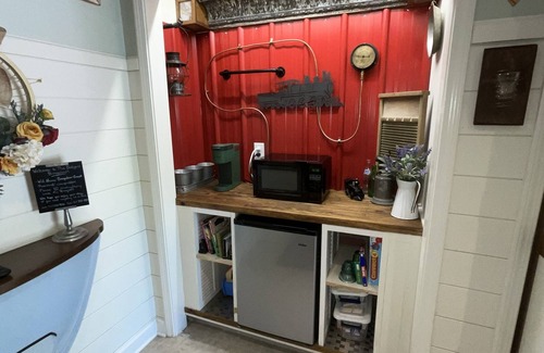Sans Souci House | The Backyard Bungalow On The Trail -just minutes from downtown