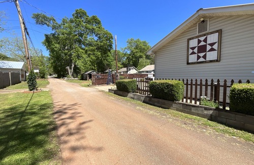 Sans Souci House | The Backyard Bungalow On The Trail -just minutes from downtown