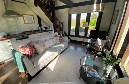 Ebbesborne Wake Cottage | THE BARN AT FROG POND FARM, with a garden in Tisbury, Near Bath