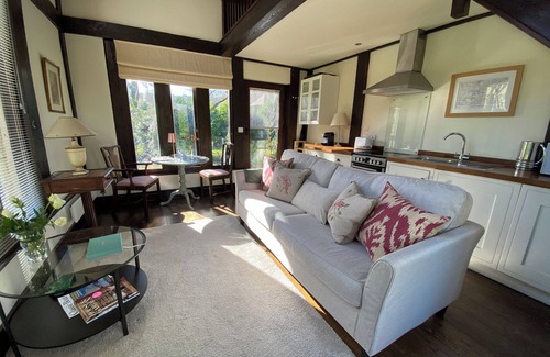 Ebbesborne Wake Cottage | THE BARN AT FROG POND FARM, with a garden in Tisbury, Near Bath