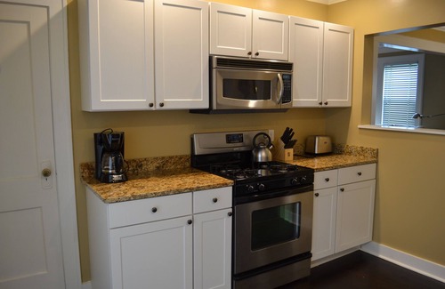 New Buffalo House | The Barton Street Bungalow in New Buffalo, MI. Great location, walk everywhere
