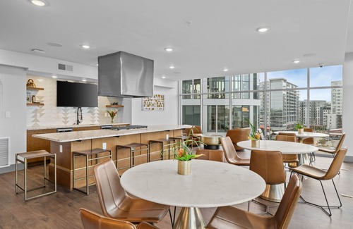 The Gulch Apartment | The Bel Air Suite Penthouse The Gulch