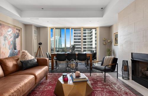 Rush and Division Apartment | The Bernardin Gold Coast Luxury Apartments Near Magnificent Mile