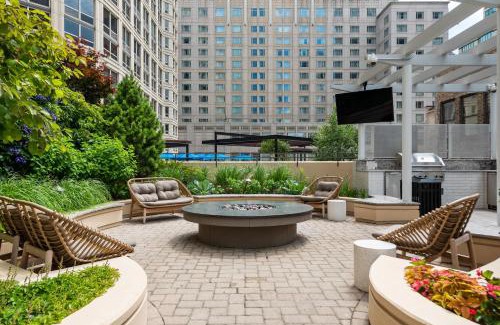 Rush and Division Apartment | The Bernardin Gold Coast Luxury Apartments Near Magnificent Mile