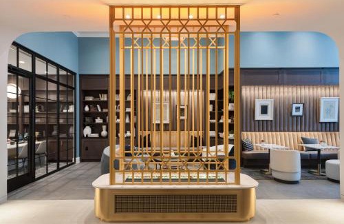 Rush and Division Apartment | The Bernardin Gold Coast Luxury Apartments Near Magnificent Mile