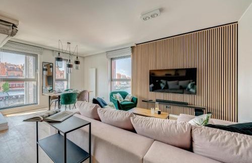 Gdansk City Center Apartment | The Black Crane Apartment