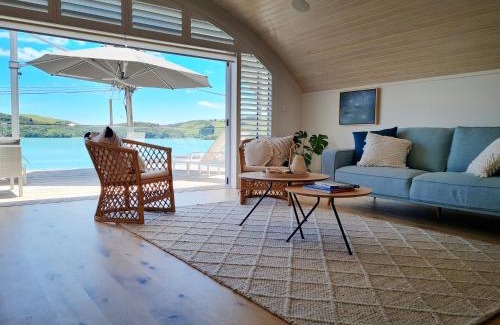 Raglan Apartment | The Boatshed, Luxury Waterfront Accommodation