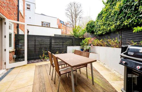 Hampstead Apartment | The Bohemian Rhapsody, Hampstead - by Out of office Lifestyle
