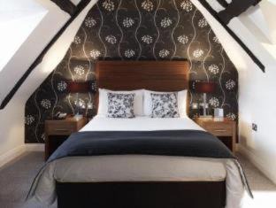 Staines Hotel | The Boleyn Hotel