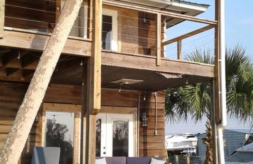 Pretty Bayou House | The Bungalow - Quiet and Relaxing Oasis