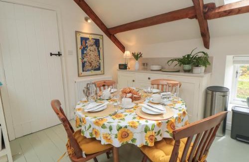 Scawton House | The Burrows