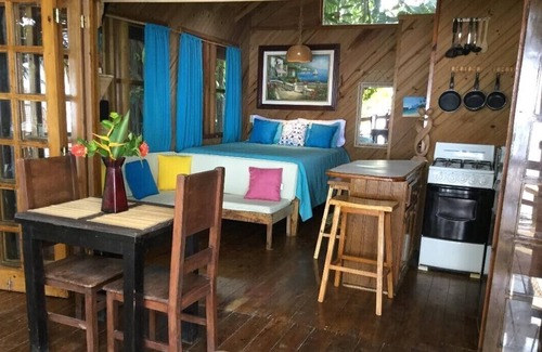 Antoneys Cay Cottage | The Cabana Guest Cottage