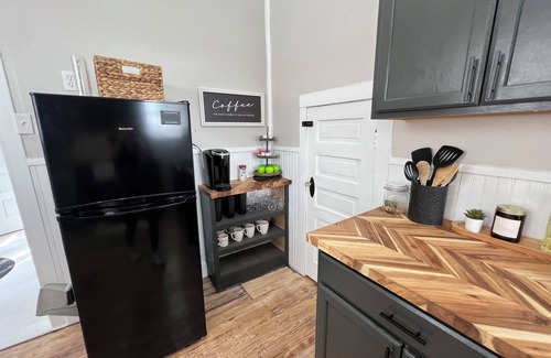 Webster Cottage | The Cardinal Cottage: Charming 1930s Restored Farmhouse In the Heart of Webster