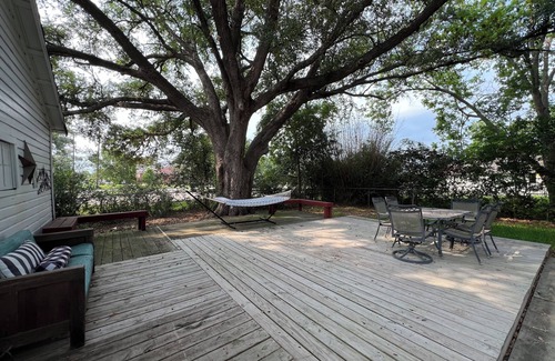Webster Cottage | The Cardinal Cottage: Charming 1930s Restored Farmhouse In the Heart of Webster