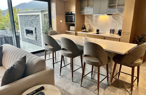 Queenstown City Centre Hotel | The Carlin Boutique Hotel