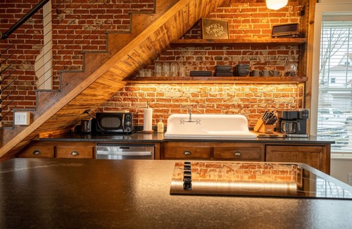 Jefferson City Cottage | The Carriage House at Parker's Place