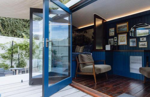 Closeburn Villa | The Carriage - Outdoor Private Bath