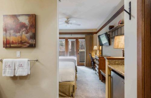 Beaver Creek Hotel | The Charter at Beaver Creek E115