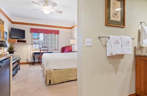Beaver Creek Hotel | The Charter at Beaver Creek F315