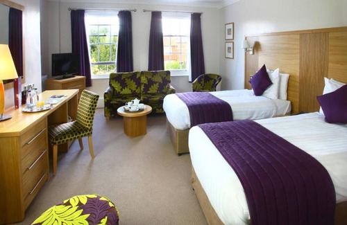Newbury Hotel | The Chequers Hotel