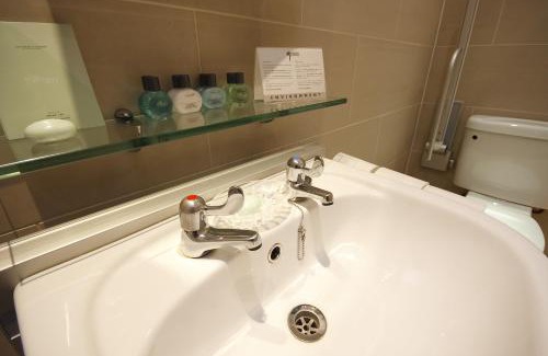 Bayswater Hotel | The Cleveland