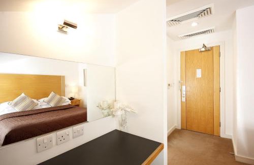 Bayswater Hotel | The Cleveland