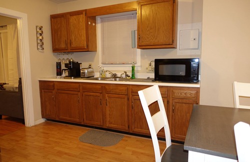 Morehead House | The College Cottage - Entire Home