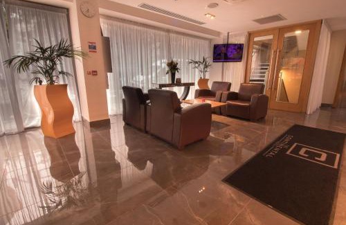 London Borough of Hounslow Hotel | The Continental Hotel, Heathrow
