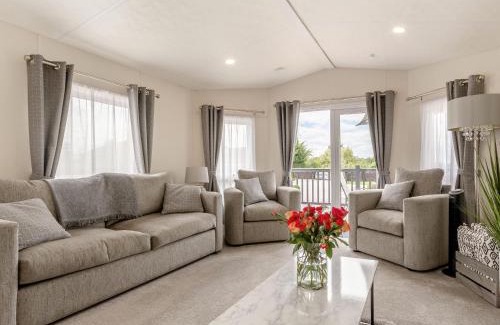 Evesham House | The Cotswold Holiday Lodge