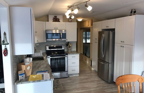Nettles Island House | The Cottage II is a 2 bedroom 1 bath home with all the comforts home.